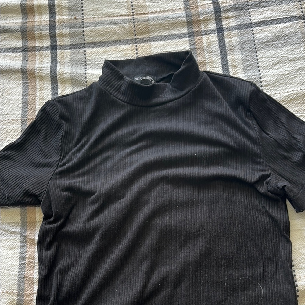 Black Short Sleeve Tee
